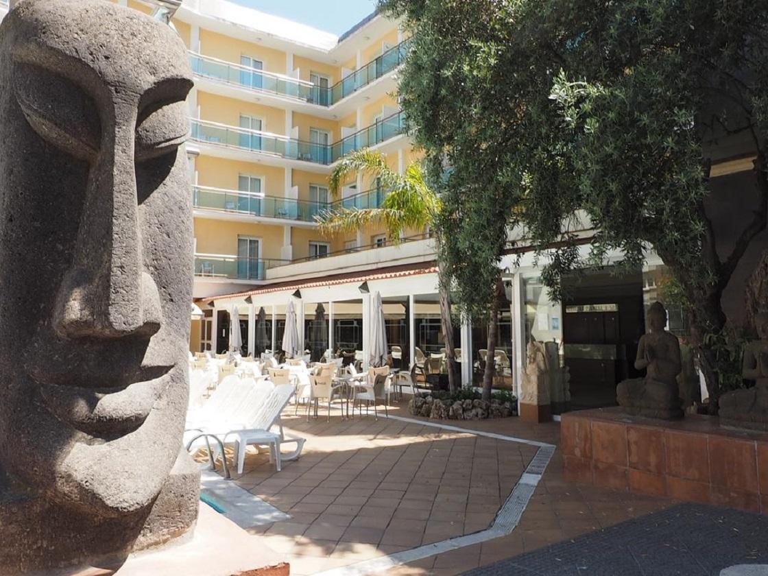 La Palmera & 4*