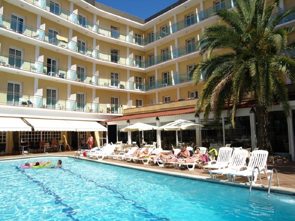 Hotel La Palmera &