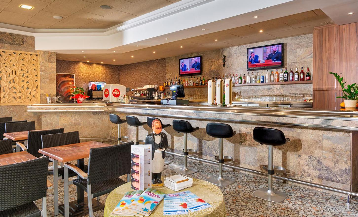 Hotel La Palmera & 4*