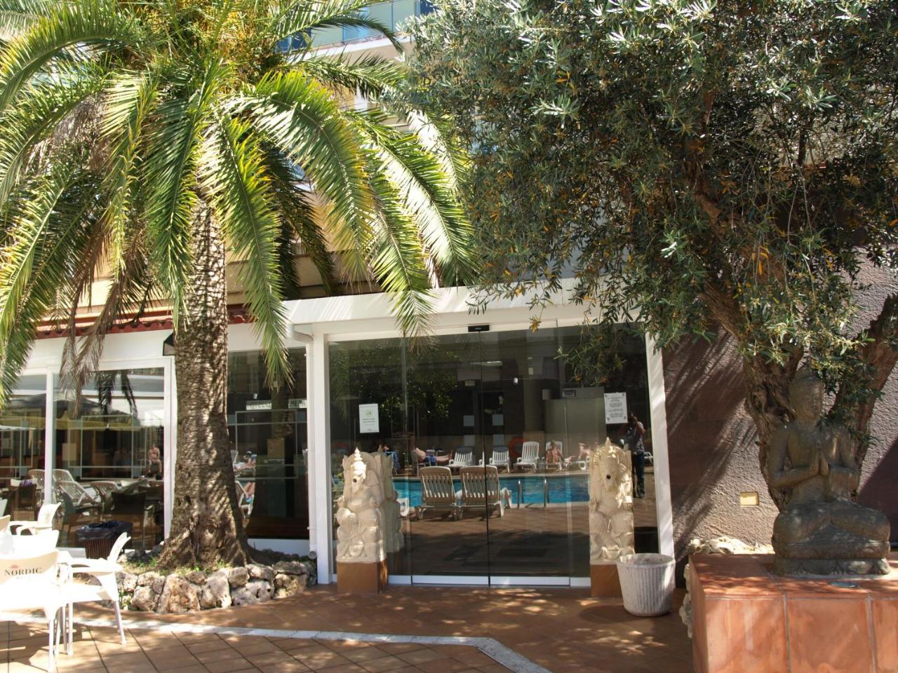 La Palmera & 4*
