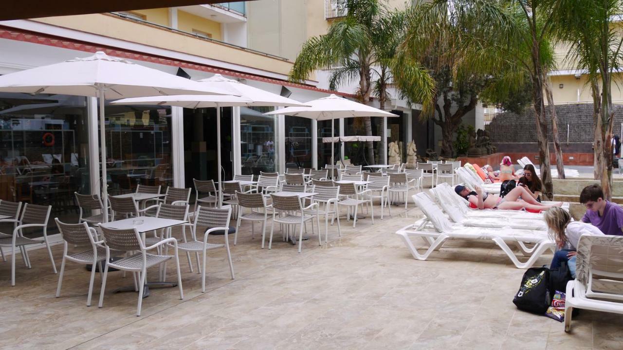 Hotel La Palmera &